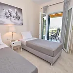 Caesar Villa *