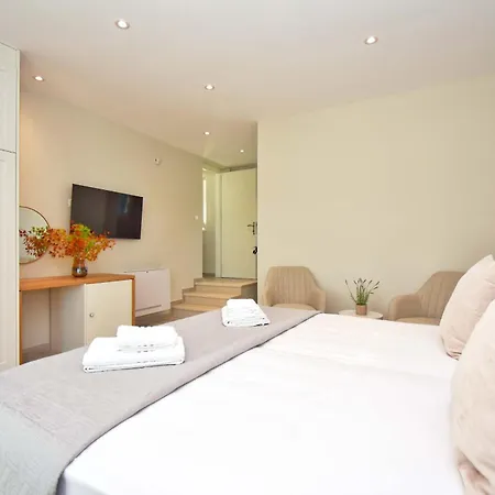 Caesar * Ágios Ioánnis